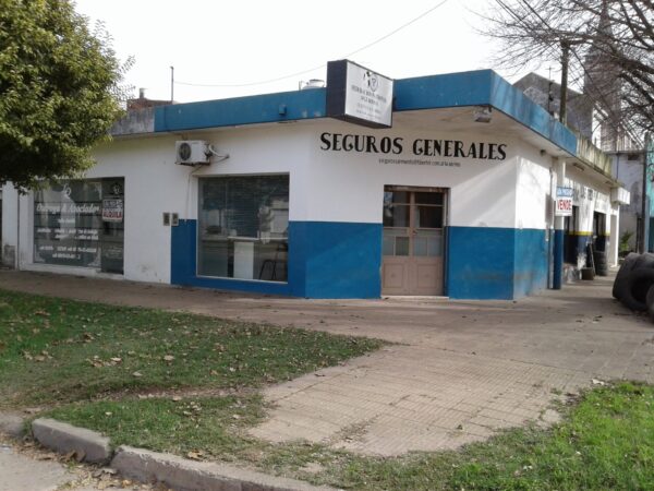 En venta: 3 Locales Comerciales a 100m del centro, esquina Av. J. M. de Rosas e Italia - Imagen 3