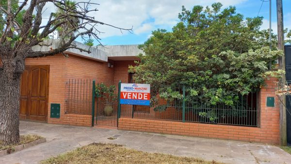 Casa sobre calle Santiago del Estero 1082 edificado 140mts2