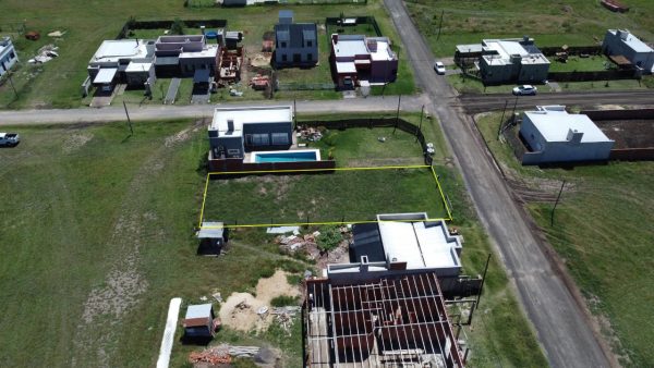 Terreno en venta loteo "El Tropezón" calle Aristóbulo del Valle superficie 420mts2 - Imagen 3