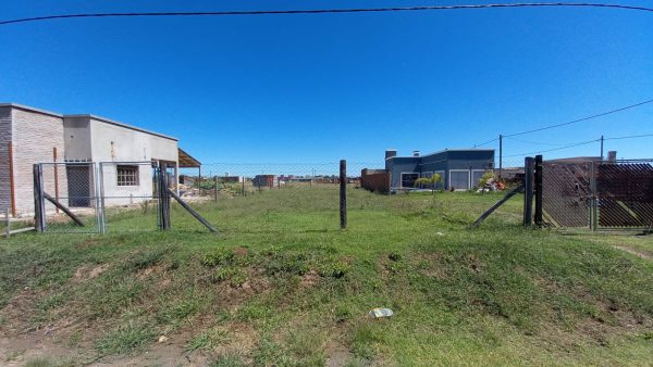 Terreno en venta loteo "El Tropezón" calle Aristóbulo del Valle superficie 420mts2 - Imagen 2