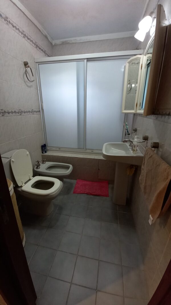 En venta casa en excelente estado 192mts2 cubiertos sobre Av. Leandro N. Alem 1424 - Imagen 18