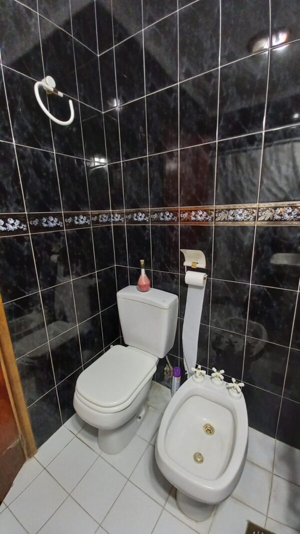 En venta casa en excelente estado 192mts2 cubiertos sobre Av. Leandro N. Alem 1424 - Imagen 10