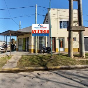 Excelente esquina, cinco rentas inmediatas, cuatro departamentos, un local