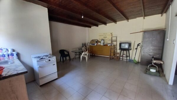 En venta casa más dos deptos. edificados 241m2, terreno 337m2 - Imagen 16