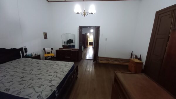 En venta casa antigua, edificados 140m2, terreno 350m2 a 100m del centro - Imagen 3