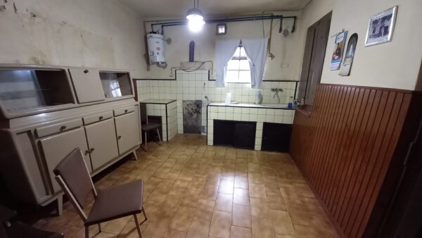 En venta casa antigua, edificados 140m2, terreno 350m2 a 100m del centro - Imagen 8