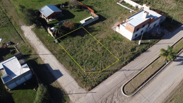 Terreno en venta, Av. Rivadavia y Tucumán, Barrio La Filomena, superficie 305m2 - Imagen 3