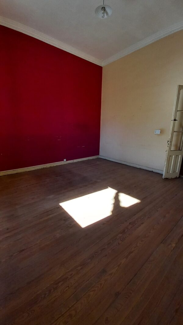 En venta casa antigua, edificados 250m2, terreno 343m2, sobre Av. Pte. Perón 645 - Imagen 8