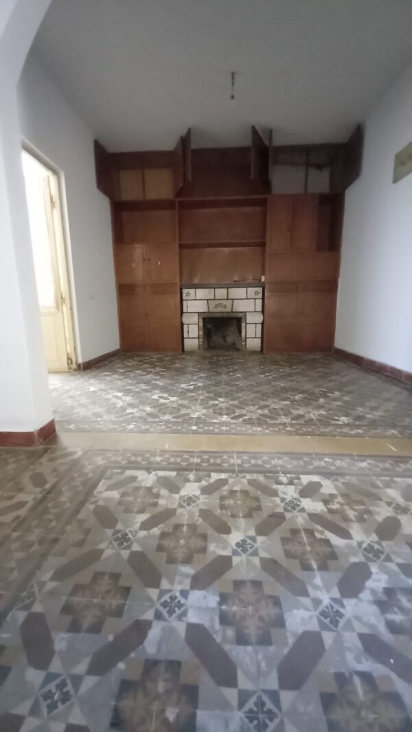 En venta casa antigua, edificados 250m2, terreno 343m2, sobre Av. Pte. Perón 645 - Imagen 10