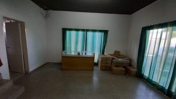 En Venta: 520m2 de ambientes con posibilidad de usos múltiples, más 550m2 de galpón, sobre Av. Rivadavia 460 - Imagen 15