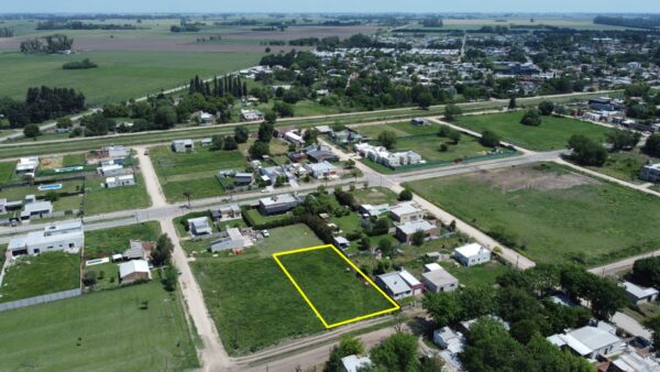 Terreno en venta, calle Mármol entre Tucumán y Mendoza, Barrio La Filomena, superficie 1.262m2 - Imagen 2