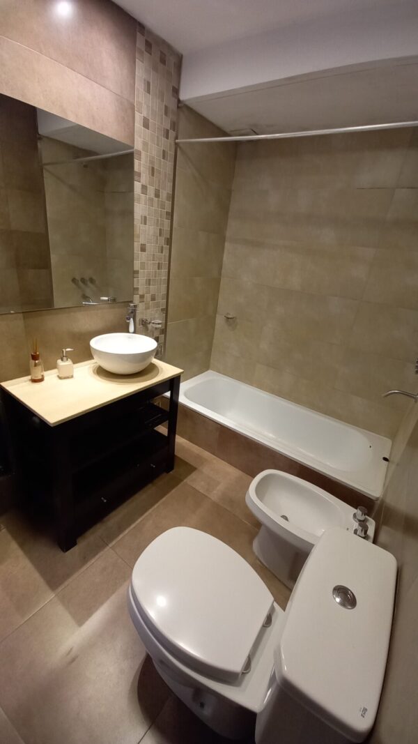 En venta: casa moderna, luminosa, hermoso parque, 181mts2 edificados, con pileta, sobre calle Almafuerte 864 - Imagen 13