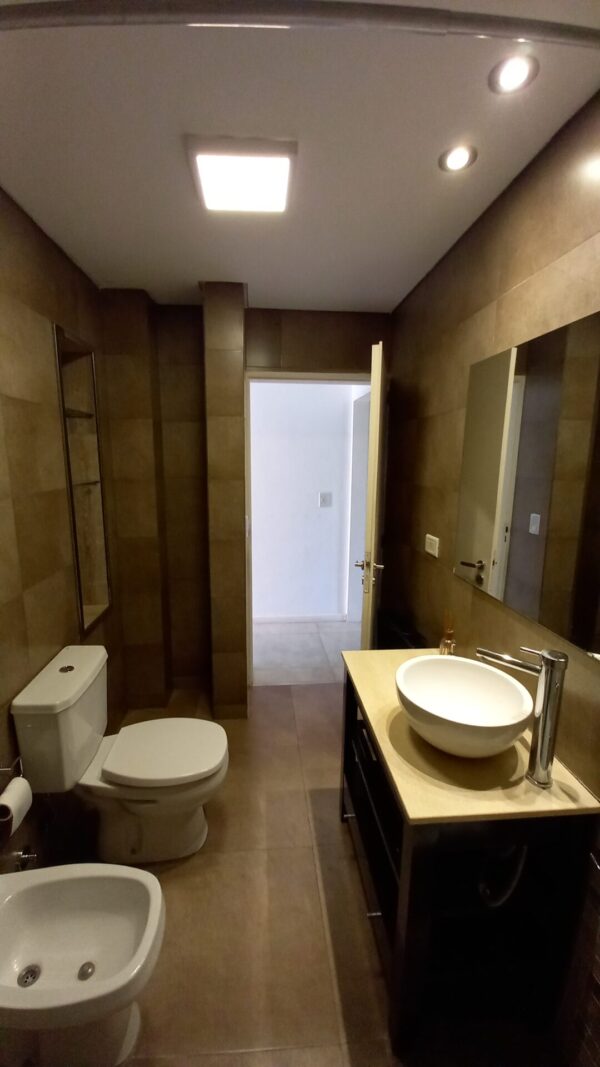 En venta: casa moderna, luminosa, hermoso parque, 181mts2 edificados, con pileta, sobre calle Almafuerte 864 - Imagen 14