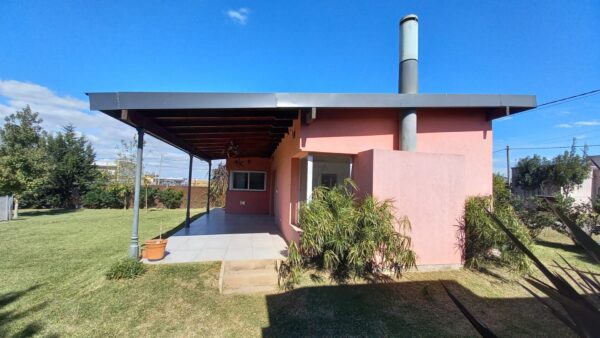 En venta: casa moderna, luminosa, hermoso parque, 181mts2 edificados, con pileta, sobre calle Almafuerte 864 - Imagen 3