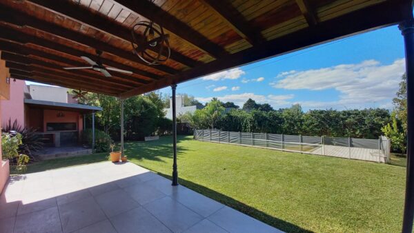 En venta: casa moderna, luminosa, hermoso parque, 181mts2 edificados, con pileta, sobre calle Almafuerte 864 - Imagen 9