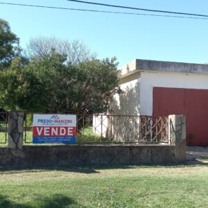 Terreno en venta, Av. Rivadavia 276, superficie 400m2, con cochera y cimientos