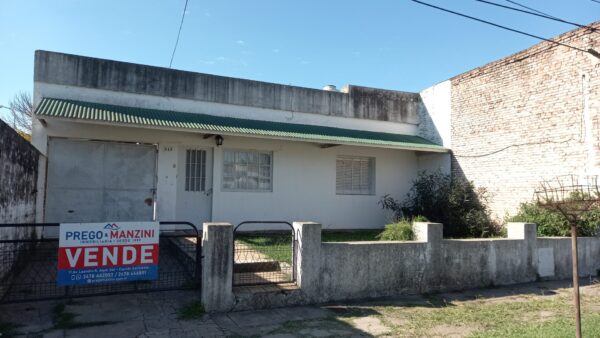 En venta: casa a 50m de Av. R. S. Peña, 130m2 cubiertos, sobre calle Mármol 448