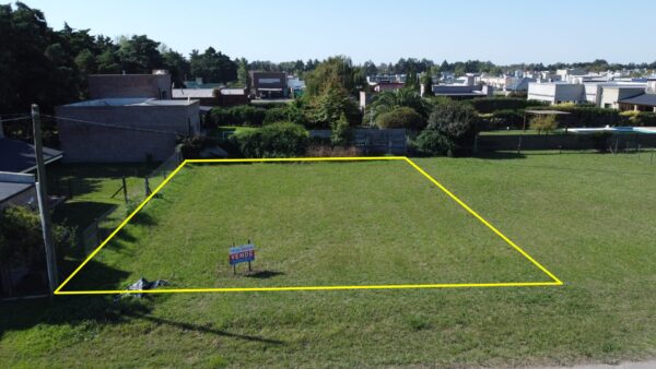 Terreno en venta, barrio "El Tropezón" calle Reverendo Padre Lacabe, superficie 325m2 - Imagen 3