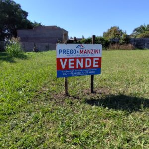 Terreno en venta, barrio "El Tropezón" calle Reverendo Padre Lacabe, superficie 325m2