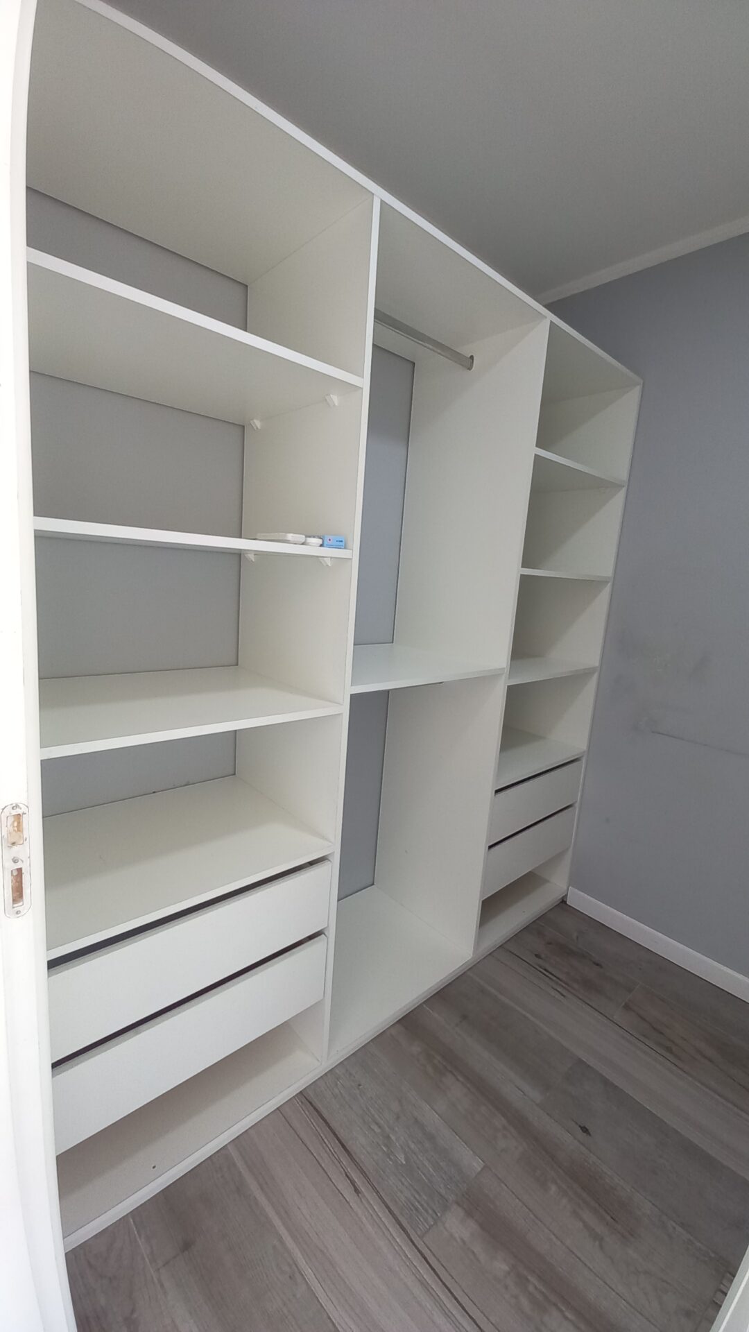 En venta, casa moderna con 3 años de uso, superficie cubierta 148m2, terreno 568m2, barrio "El Tropezón" Capitán Sarmiento - Imagen 21