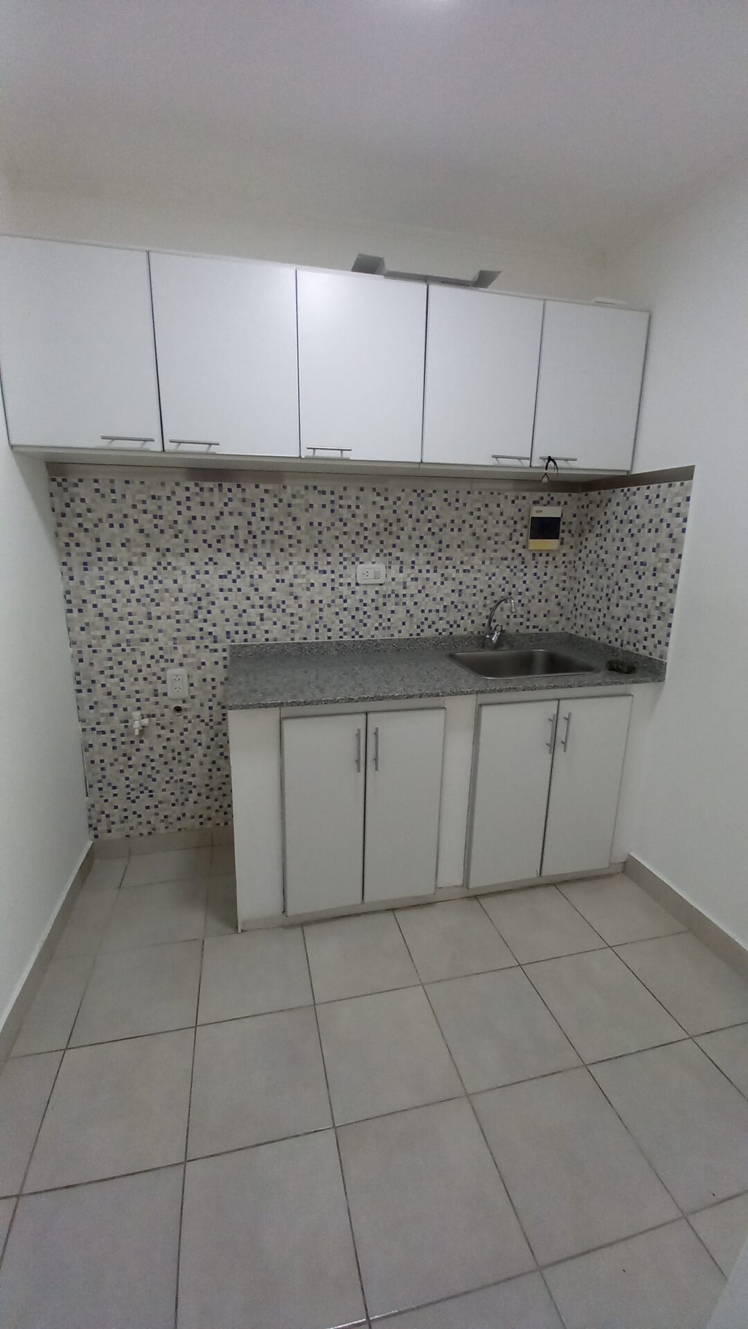 En venta, casa moderna con 3 años de uso, superficie cubierta 148m2, terreno 568m2, barrio "El Tropezón" Capitán Sarmiento - Imagen 9