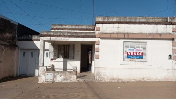 En venta: casa sobre Av. Leandro N. Alem 121, 85m2 edificados, 200m2 terreno