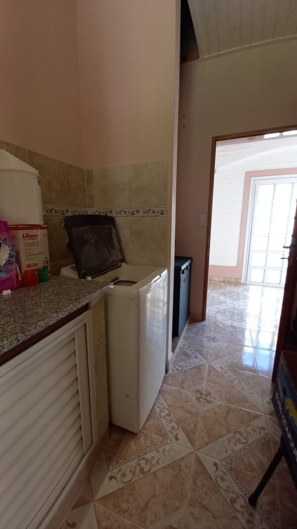 En venta casa quinta ubicada a 12 cuadras del centro de Capitán Sarmiento sobre Av. Mitre 1176, terreno 6.092m2, edificado 480m2 - Imagen 21