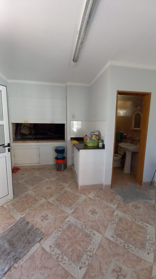 En venta casa quinta ubicada a 12 cuadras del centro de Capitán Sarmiento sobre Av. Mitre 1176, terreno 6.092m2, edificado 480m2 - Imagen 44