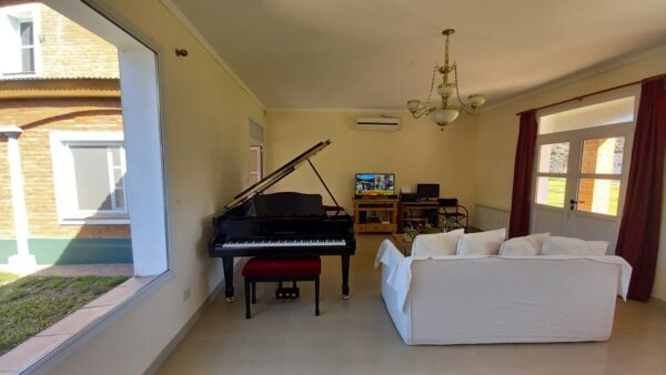 En venta casa quinta ubicada a 12 cuadras del centro de Capitán Sarmiento sobre Av. Mitre 1176, terreno 6.092m2, edificado 480m2 - Imagen 26