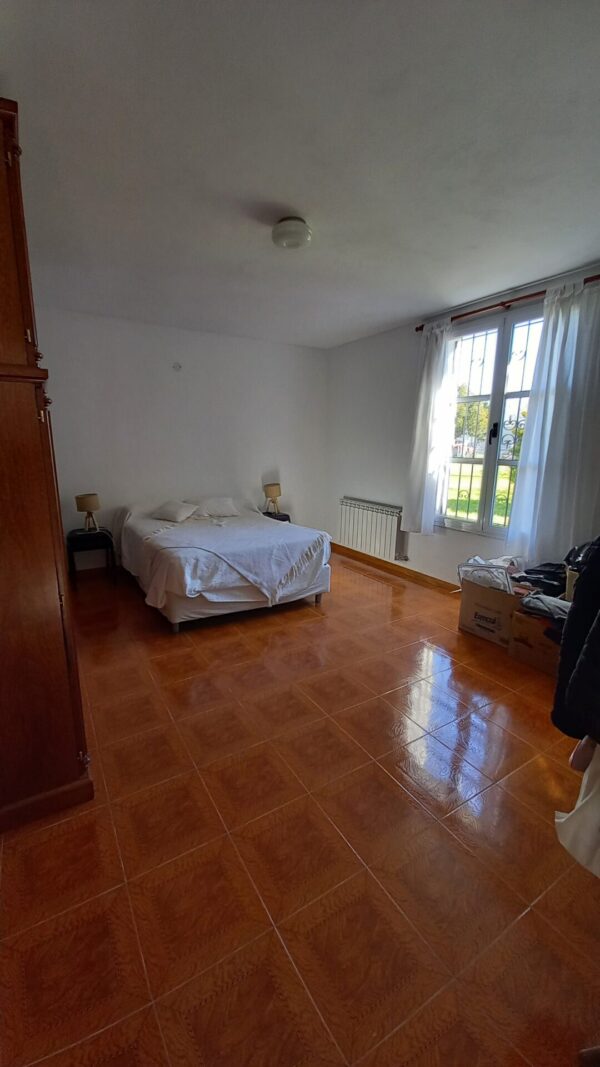En venta casa quinta ubicada a 12 cuadras del centro de Capitán Sarmiento sobre Av. Mitre 1176, terreno 6.092m2, edificado 480m2 - Imagen 27
