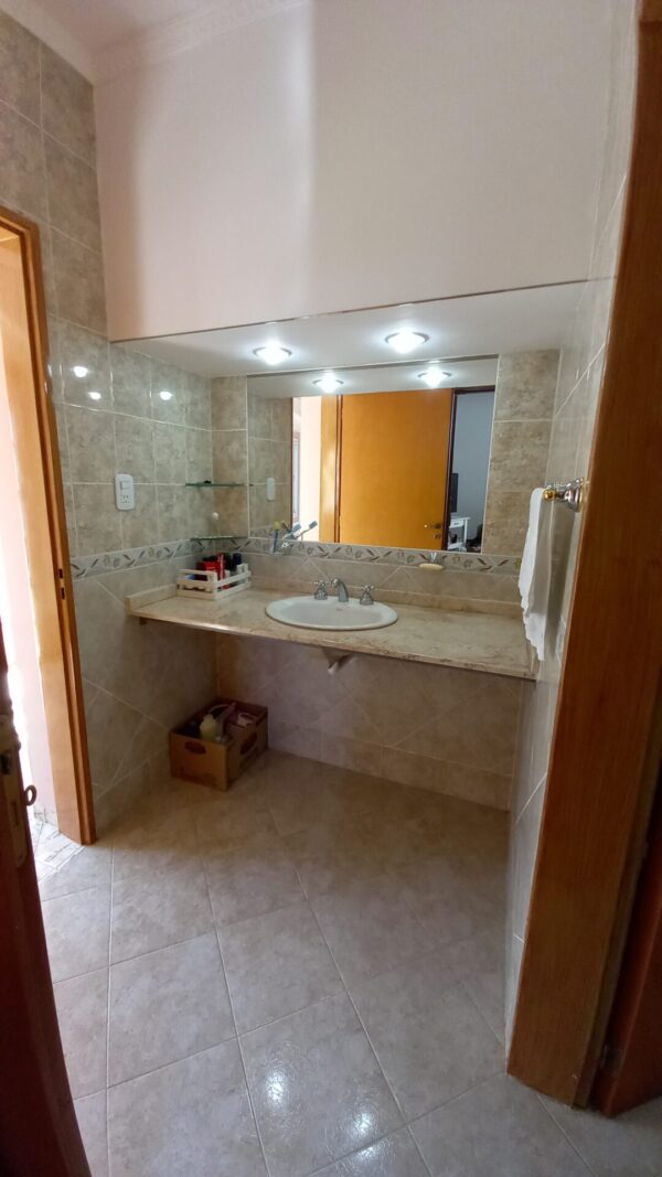 En venta casa quinta ubicada a 12 cuadras del centro de Capitán Sarmiento sobre Av. Mitre 1176, terreno 6.092m2, edificado 480m2 - Imagen 30
