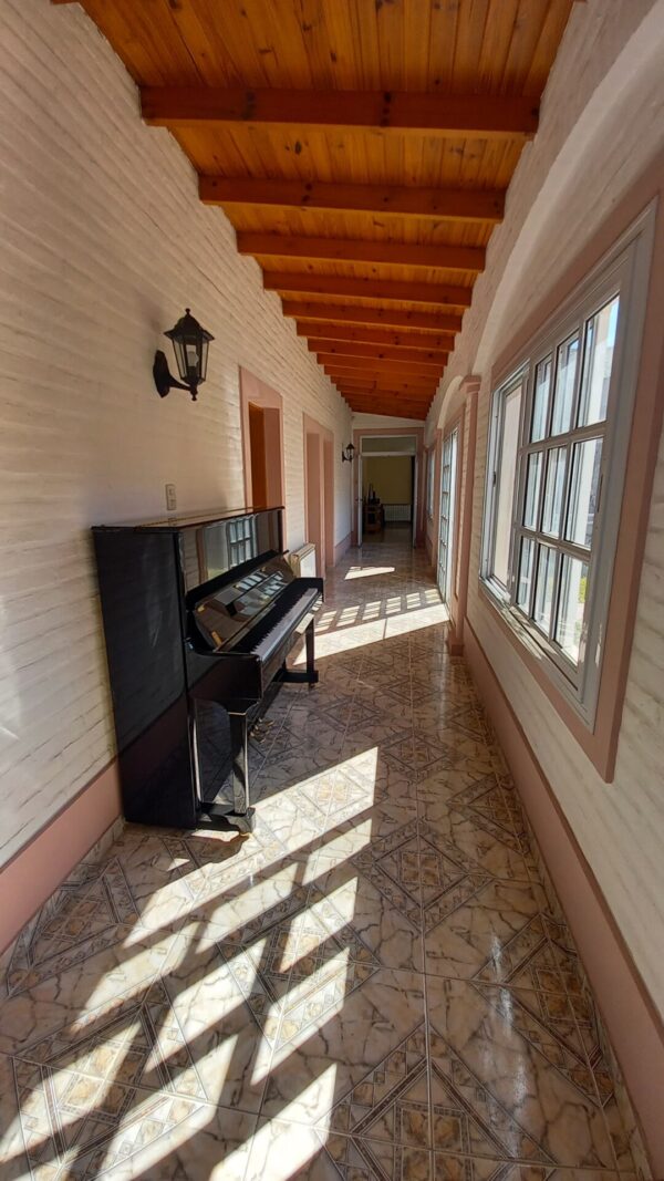 En venta casa quinta ubicada a 12 cuadras del centro de Capitán Sarmiento sobre Av. Mitre 1176, terreno 6.092m2, edificado 480m2 - Imagen 34