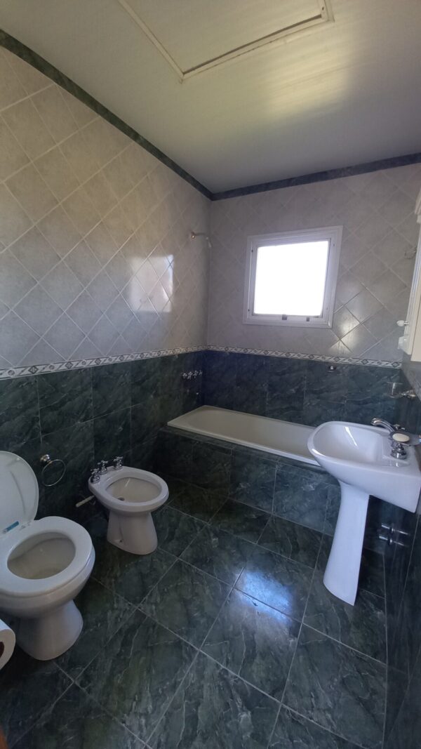 En venta casa quinta ubicada a 12 cuadras del centro de Capitán Sarmiento sobre Av. Mitre 1176, terreno 6.092m2, edificado 480m2 - Imagen 39