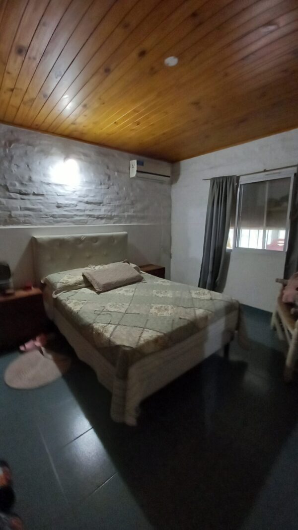 En venta casa quinta ubicada a 13 cuadras del centro de Capitán Sarmiento sobre calle Santiago del Estero 694, terreno 6.016 edificado 172m2 - Imagen 10