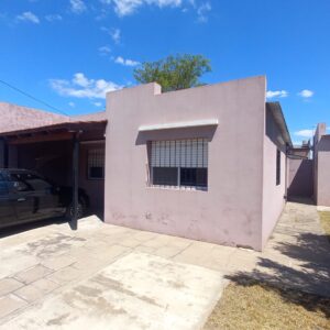 En venta casa con quincho edificados 95m2 terreno 403m2
