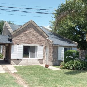 En venta casa 136mts2 cubiertos 405m2 de terreno sobre calles Formosa 1265