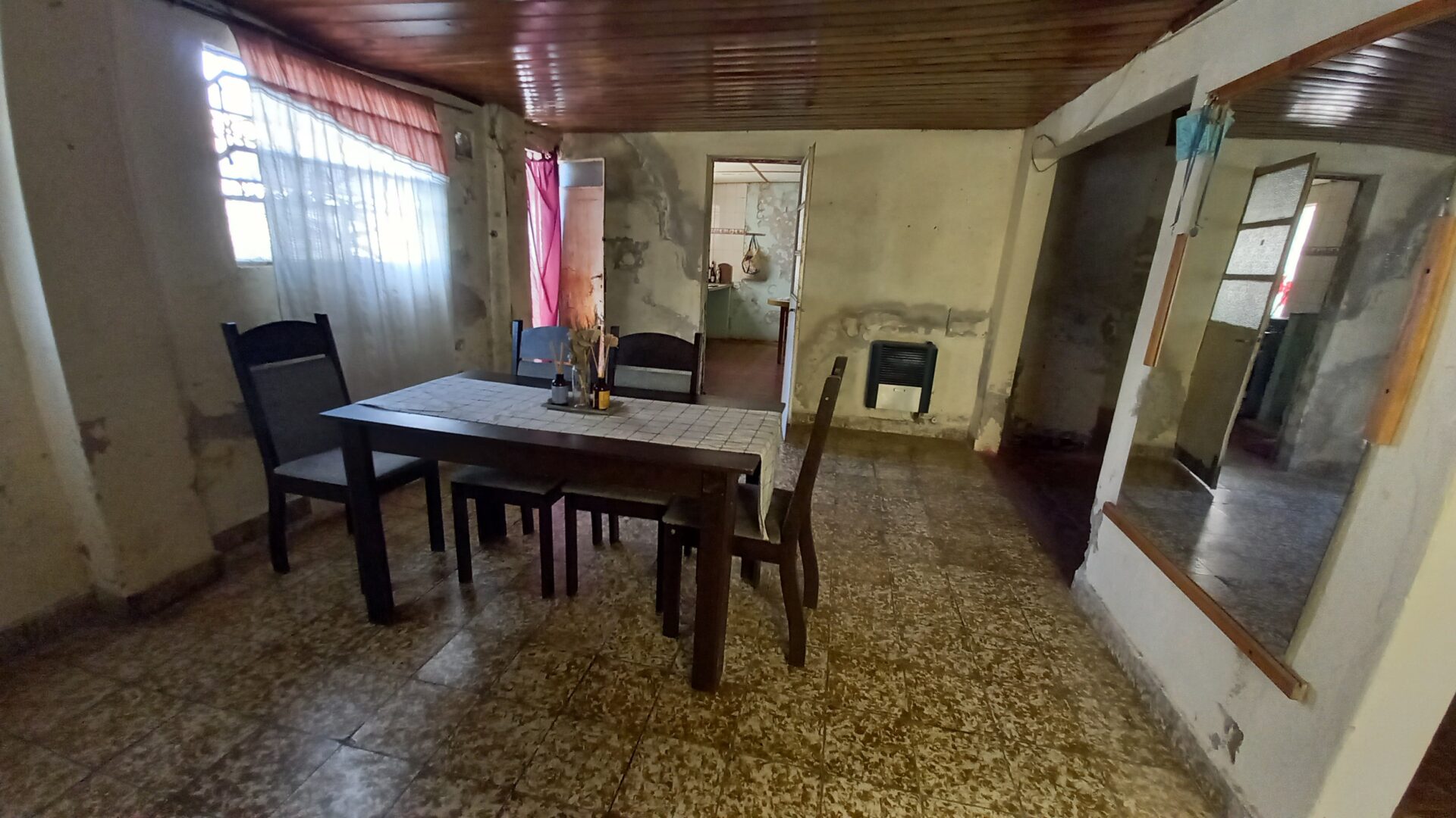 En venta casa 168mts2 cubiertos, terreno 496mts2, con pileta sobre calles Vicente L y Planes 202 - Imagen 9