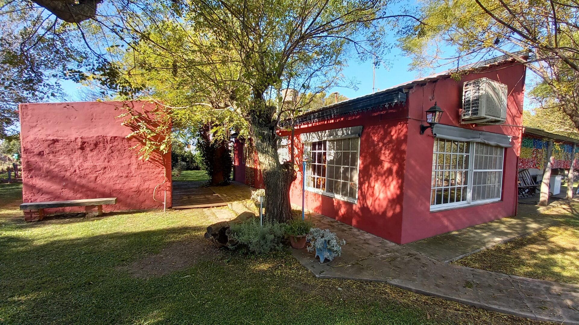 En venta: Casa quinta amueblada, ubicada en La luisa, Capitán Sarmiento, 2.169m2 de terreno, 203m2 edificados con pileta - Imagen 3