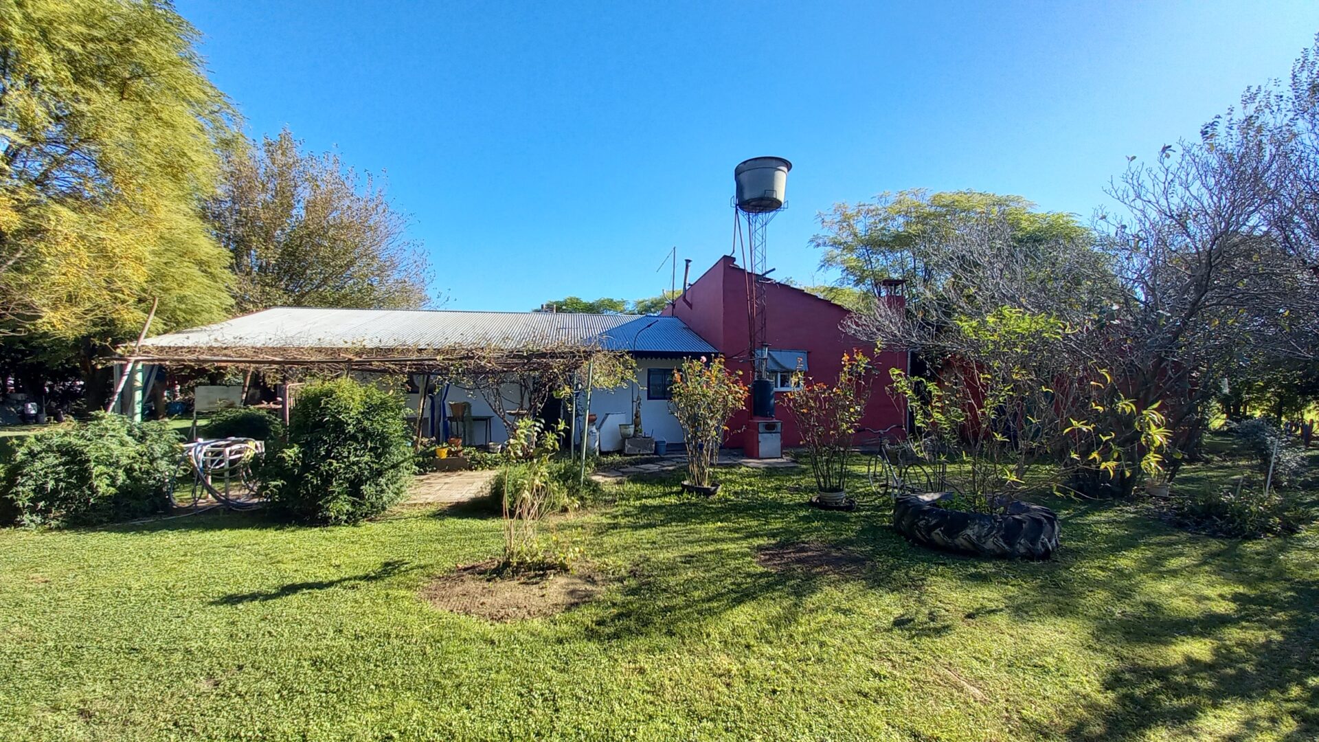 En venta: Casa quinta amueblada, ubicada en La luisa, Capitán Sarmiento, 2.169m2 de terreno, 203m2 edificados con pileta - Imagen 6