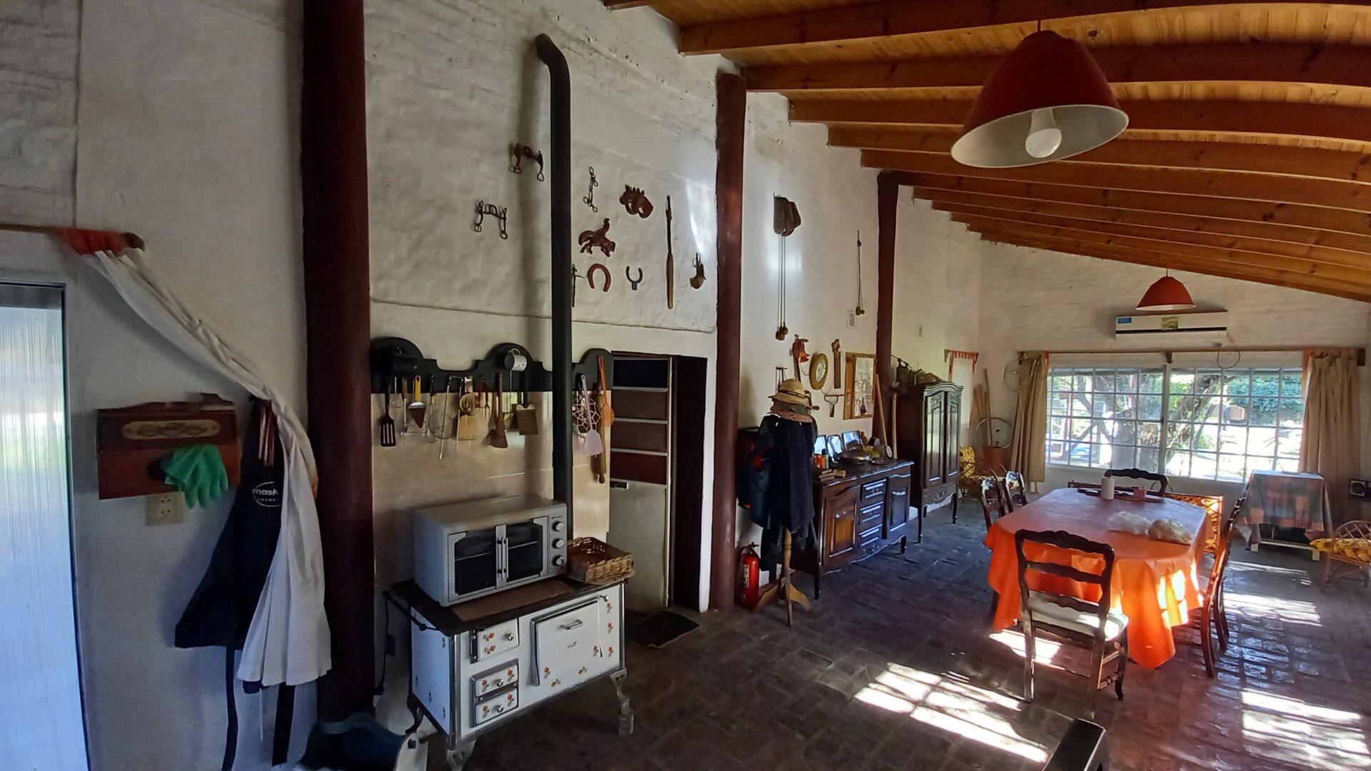 En venta: Casa quinta amueblada, ubicada en La luisa, Capitán Sarmiento, 2.169m2 de terreno, 203m2 edificados con pileta - Imagen 11