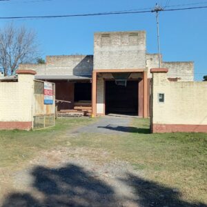 En venta, galpón 400m2 con piso de hormigón, 60m2 semicubiertos, 800m2 terreno