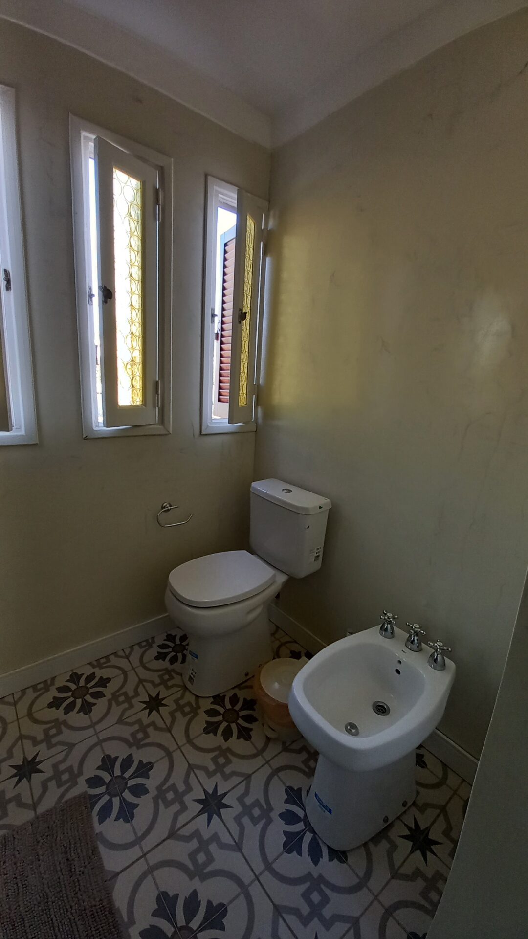 EN VENTA: Espectacular Casa Céntrica de 189 m2 sobre Terreno de 1.000 m2 con Gran Parque y Pileta sobre calles José Mármol 960 - Imagen 15