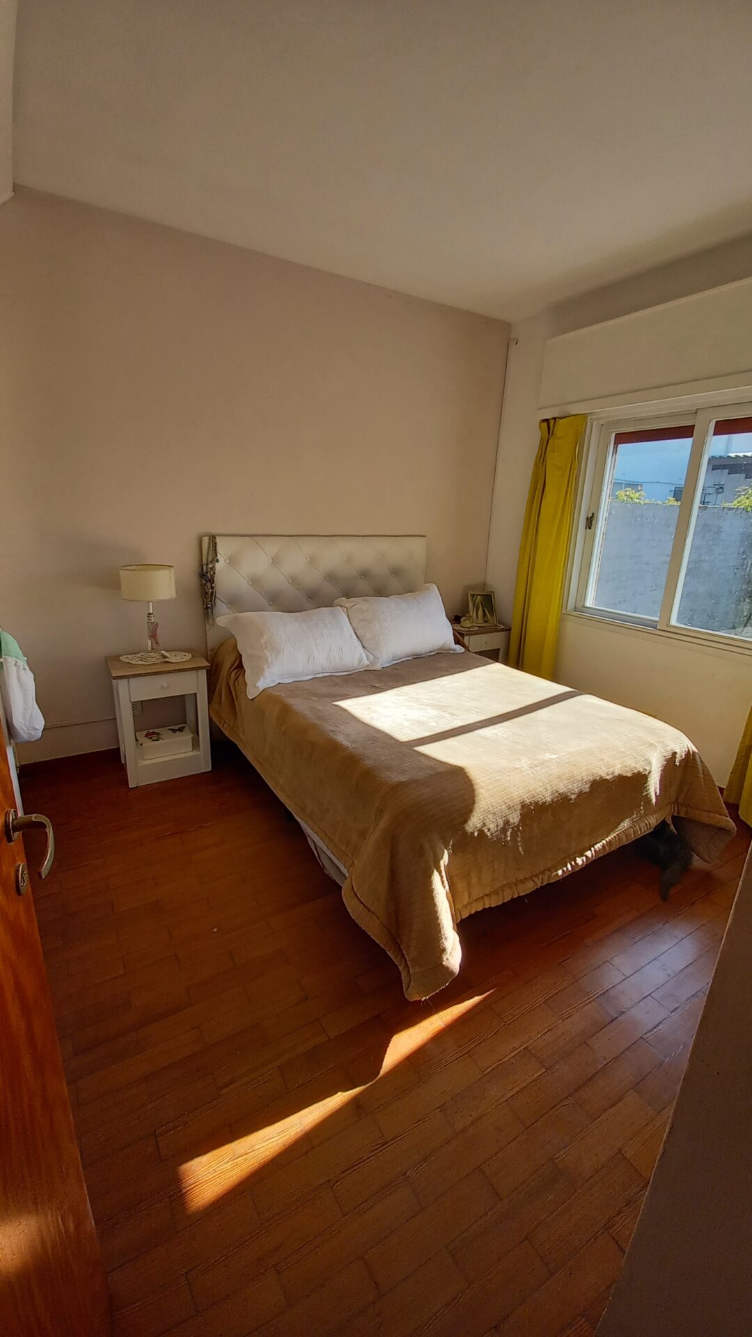 EN VENTA: Espectacular Casa Céntrica de 189 m2 sobre Terreno de 1.000 m2 con Gran Parque y Pileta sobre calles José Mármol 960 - Imagen 19