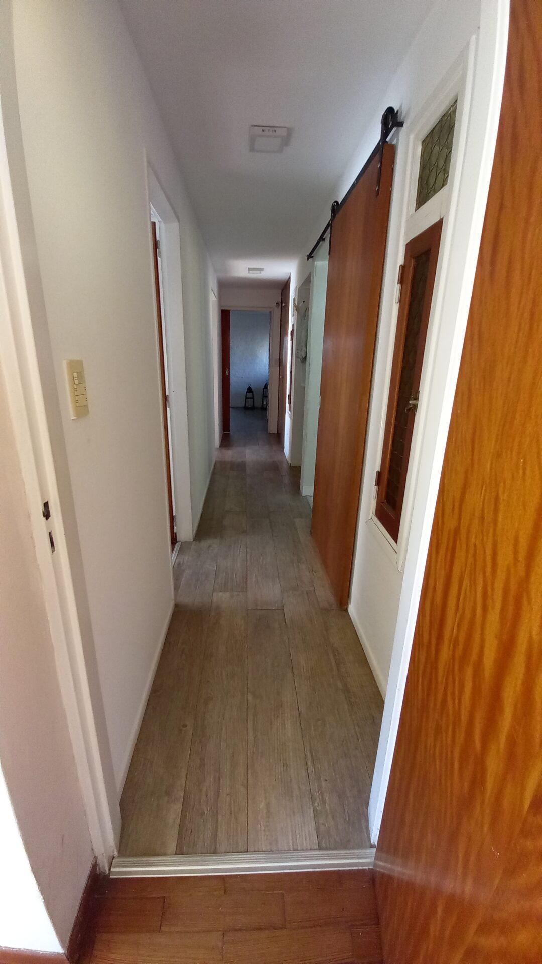 EN VENTA: Espectacular Casa Céntrica de 189 m2 sobre Terreno de 1.000 m2 con Gran Parque y Pileta sobre calles José Mármol 960 - Imagen 12