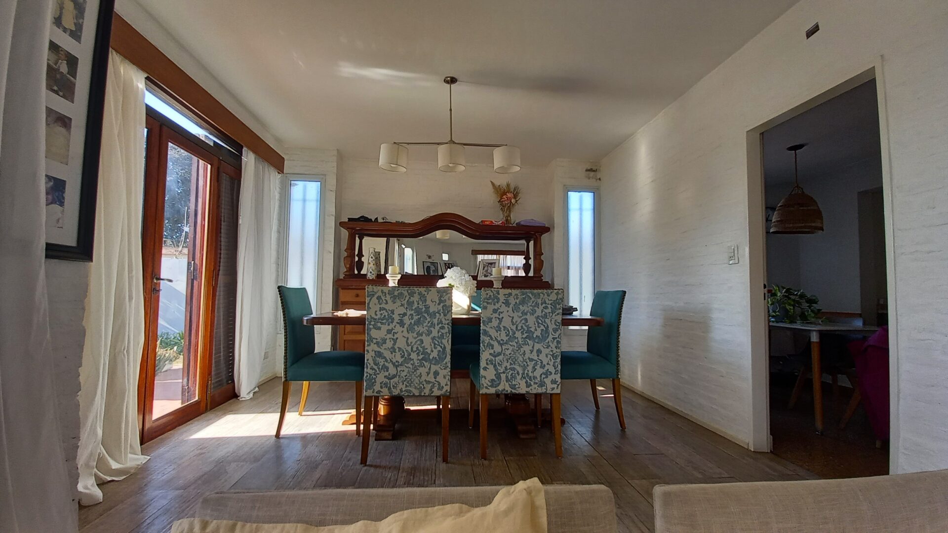 EN VENTA: Espectacular Casa Céntrica de 189 m2 sobre Terreno de 1.000 m2 con Gran Parque y Pileta sobre calles José Mármol 960 - Imagen 8