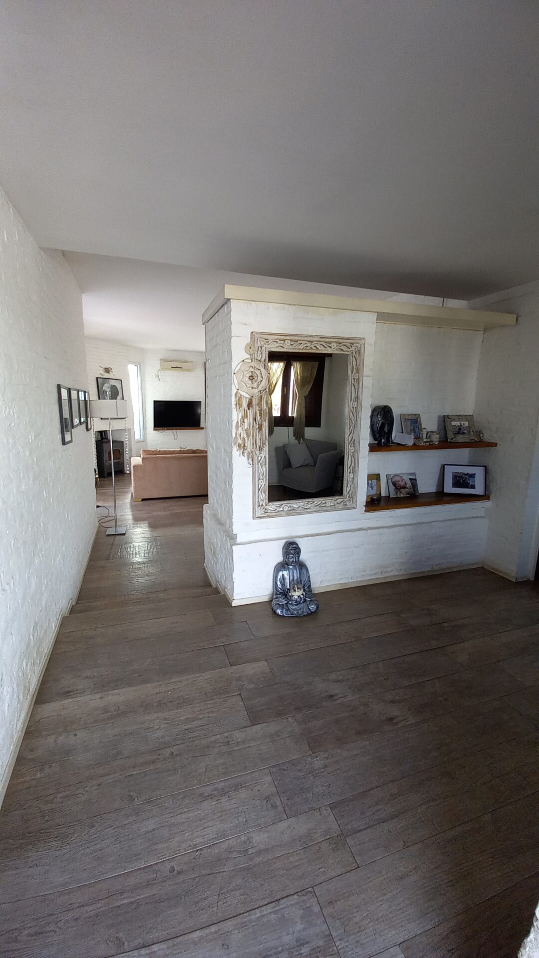 EN VENTA: Espectacular Casa Céntrica de 189 m2 sobre Terreno de 1.000 m2 con Gran Parque y Pileta sobre calles José Mármol 960 - Imagen 4