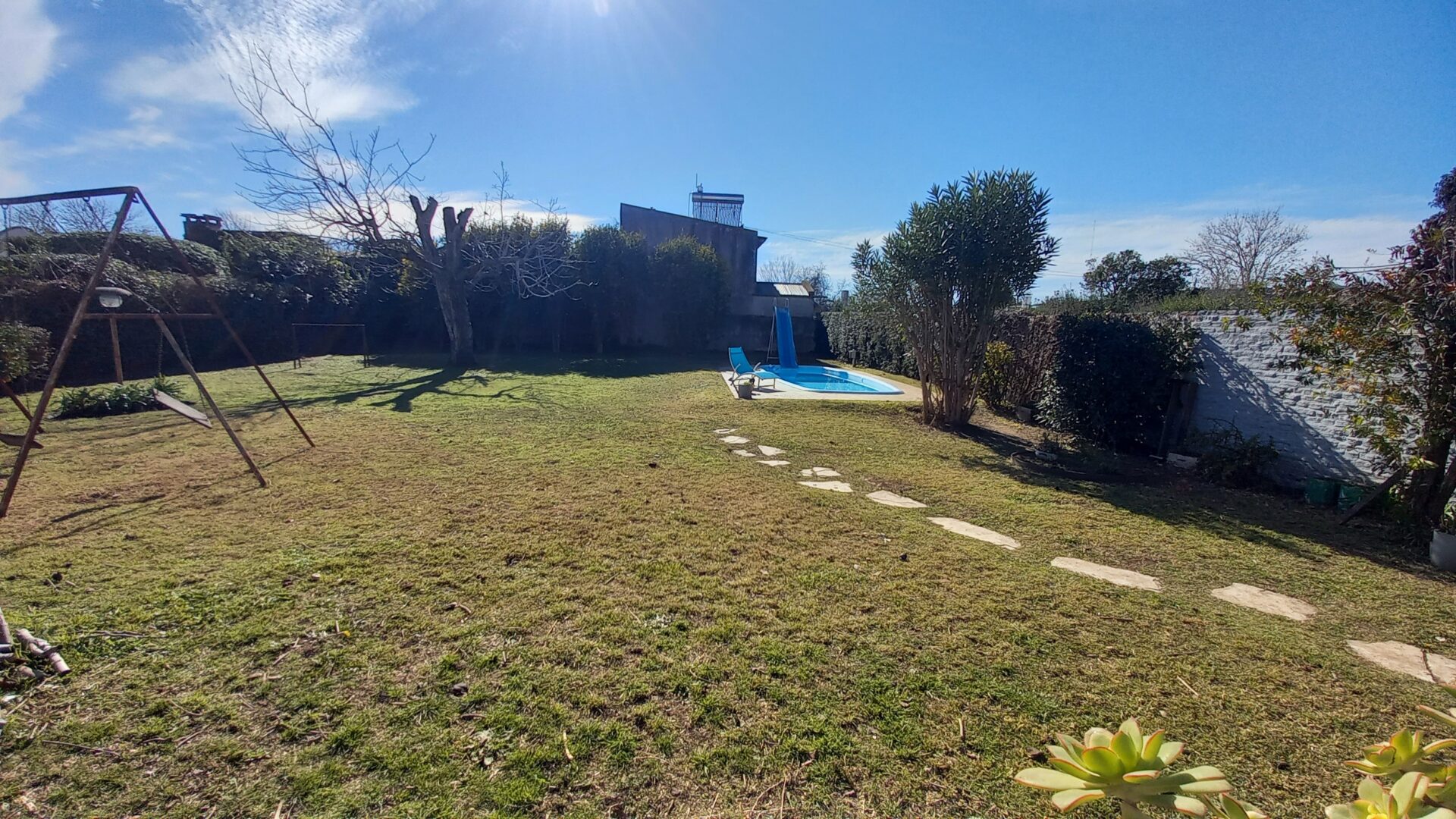 EN VENTA: Espectacular Casa Céntrica de 189 m2 sobre Terreno de 1.000 m2 con Gran Parque y Pileta sobre calles José Mármol 960 - Imagen 30