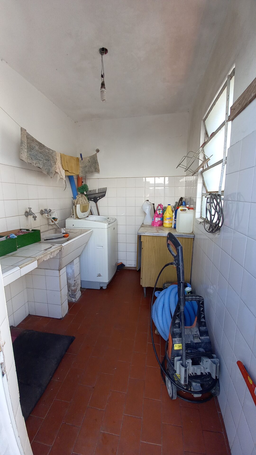 EN VENTA: Espectacular Casa Céntrica de 189 m2 sobre Terreno de 1.000 m2 con Gran Parque y Pileta sobre calles José Mármol 960 - Imagen 31