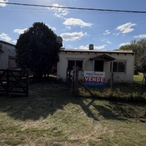 EN VENTA "Duggan" casa 70m2, parque 400m2, San Antonio de Areco