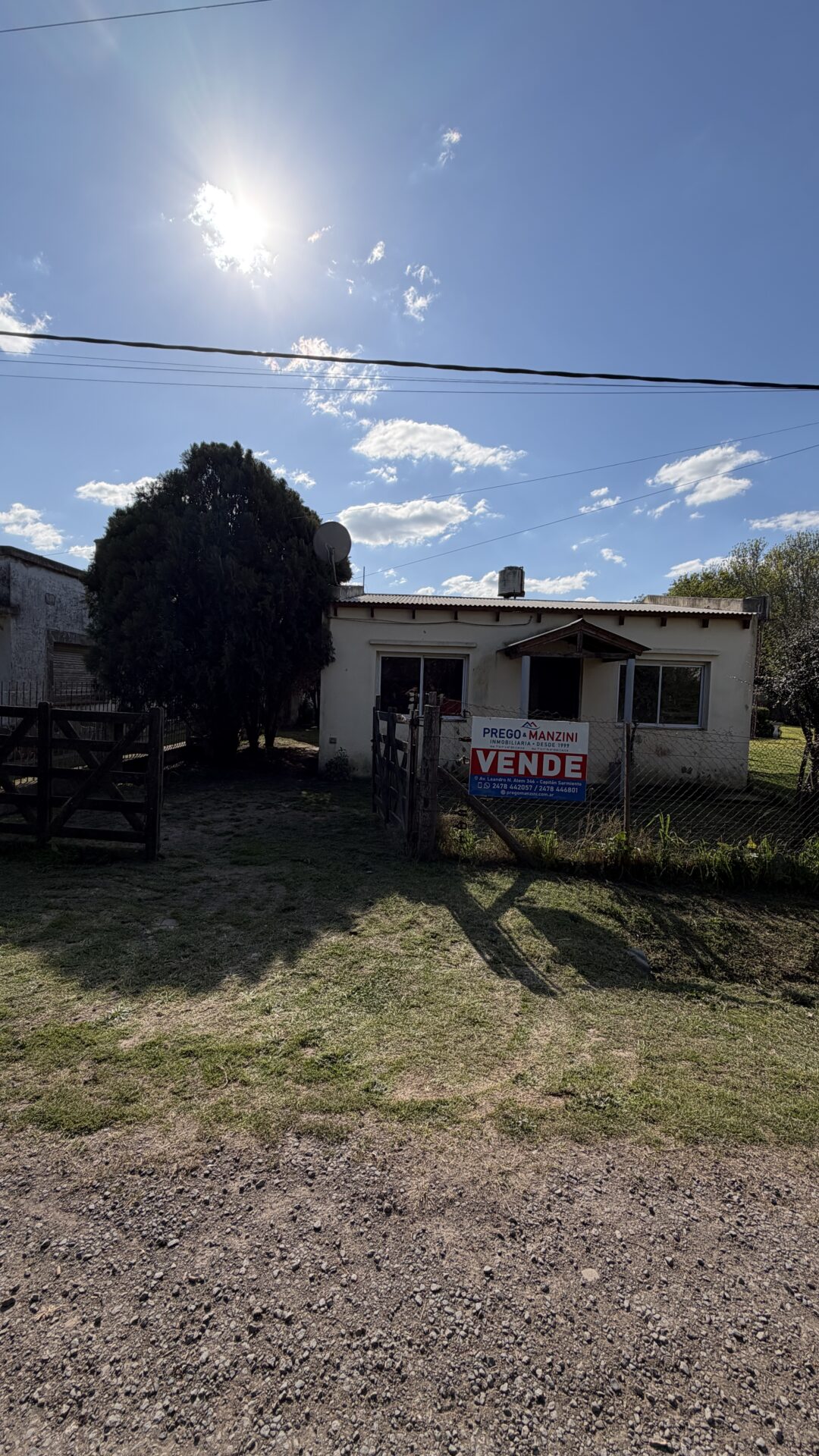 EN VENTA "Duggan" casa 70m2, parque 400m2, San Antonio de Areco